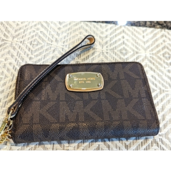 MICHAEL Michael Kors Handbags - Michael kors zip wallet wristlet